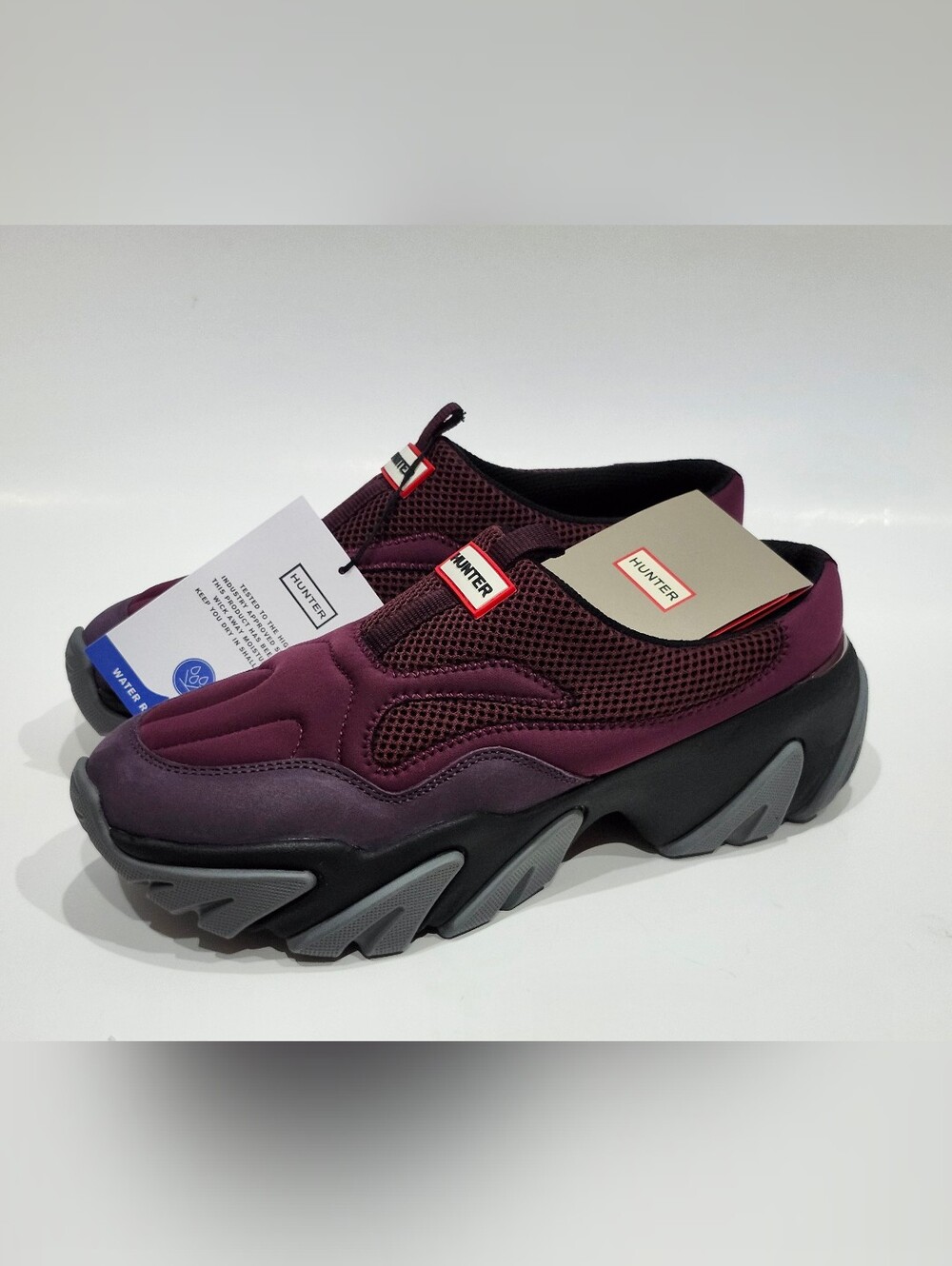Hunter Darisa Women's Slip On Shoes Size 10 US Maroon Water Repellent NWT